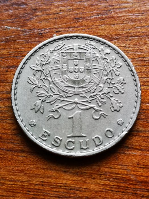 Moeda escudo já antiga