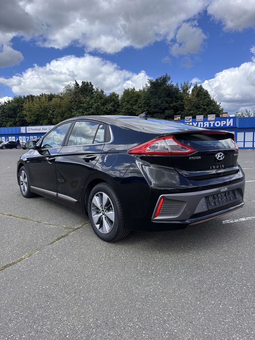 Hyundai Ionic 2017 в максимальній комплектації