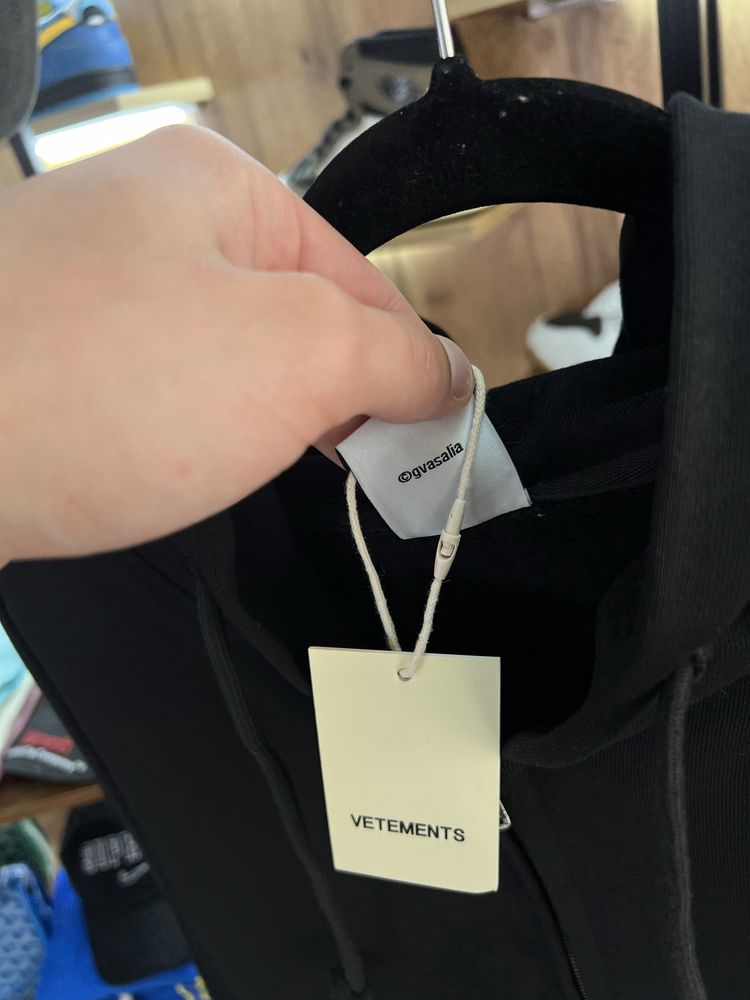Зіп Худі VETEMENTS “My Name Is” Black / Red