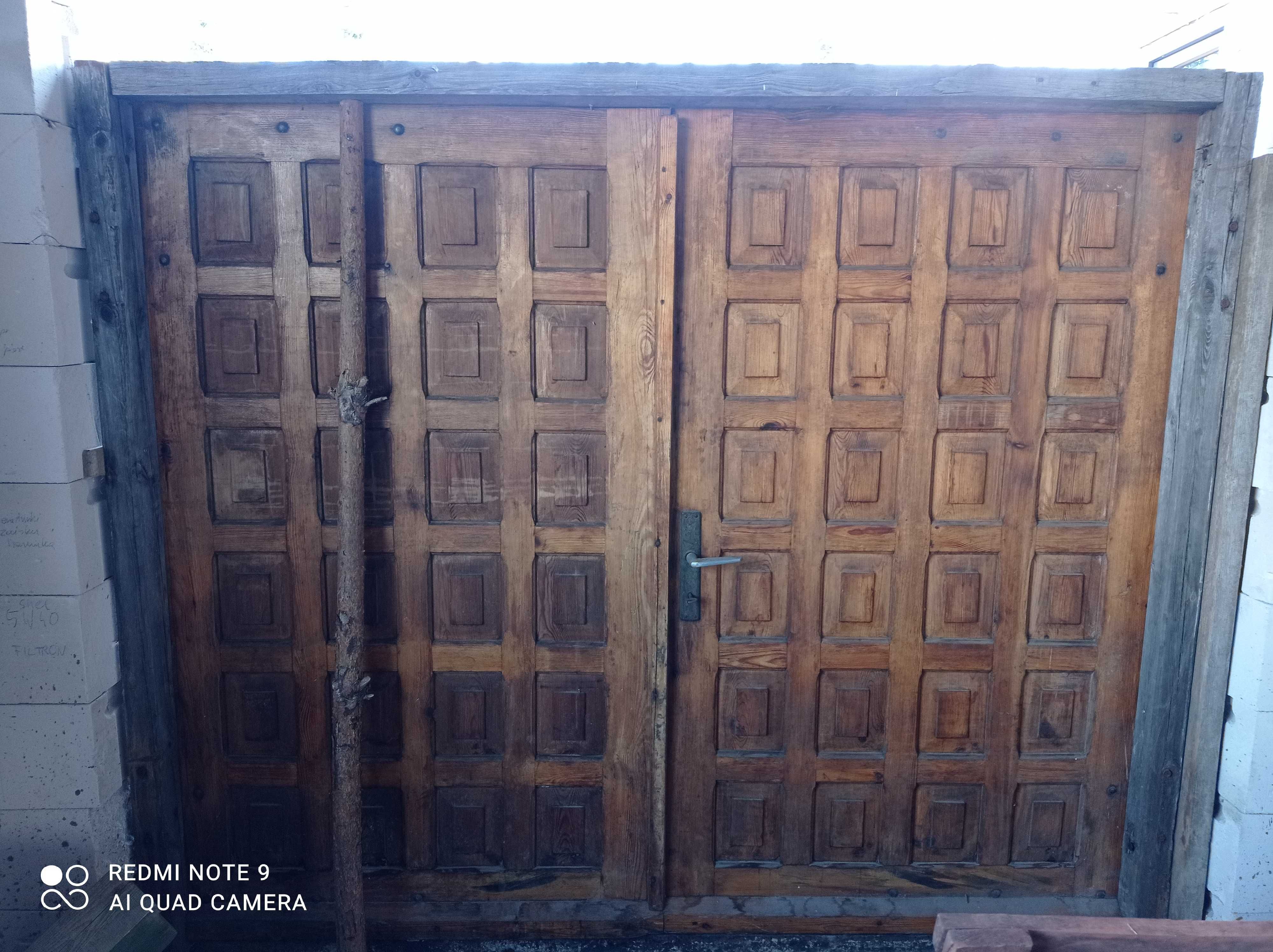 Drzwi drewniane garażowe