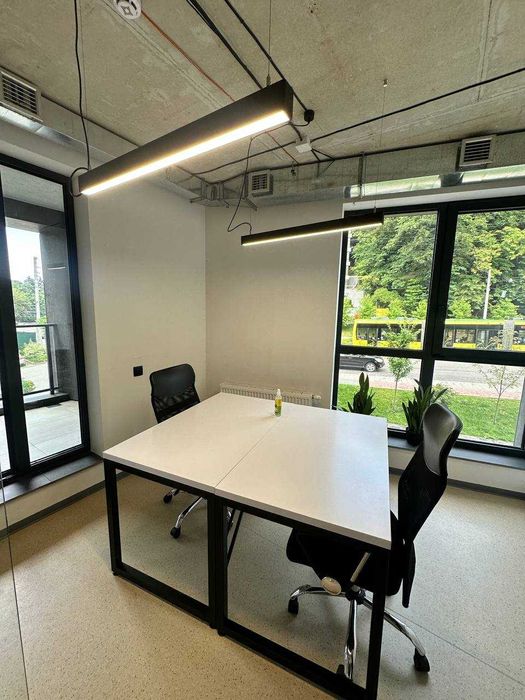 Оренда офісу з ремонтом та власною терасою на вул.Стуса.335м2.