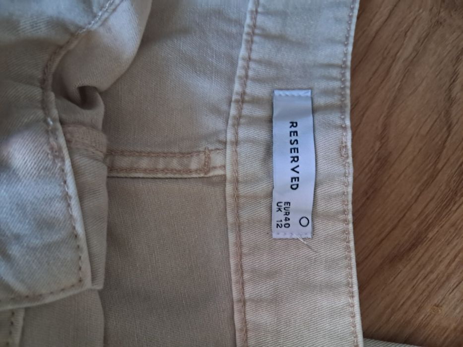 Jasne proste bojówki RESERVED 40