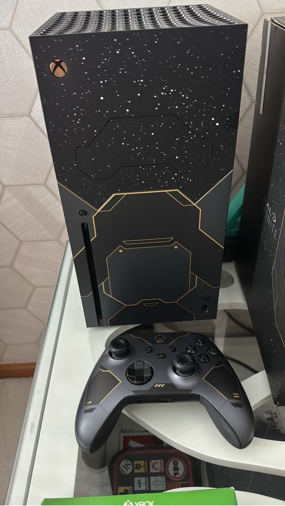 Xbox series X Halo 10 years edition