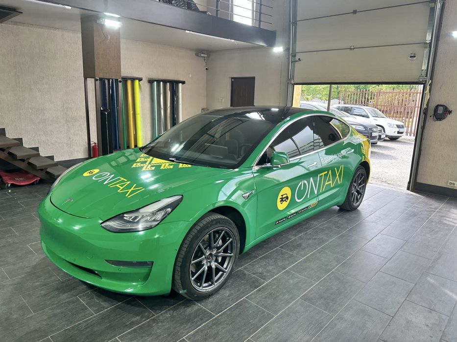 Аренда авто Tesla Model 3