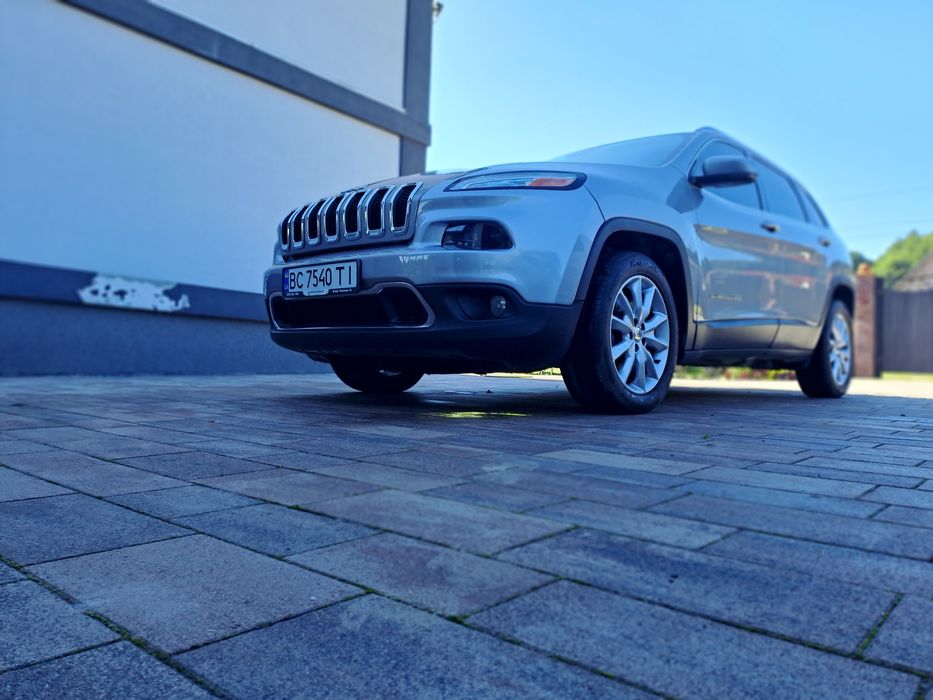 Продам джип черокі