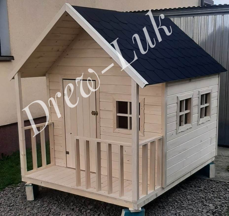 Drewniany duży domek dla dzieci