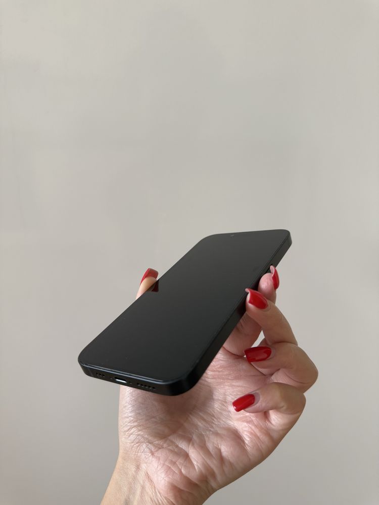 IPHONE 13 (Б/У, в хорошем состоянии)
