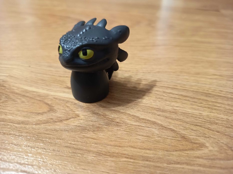 Figurka kolekcjonerska Szczerbatek / 3,5 cm