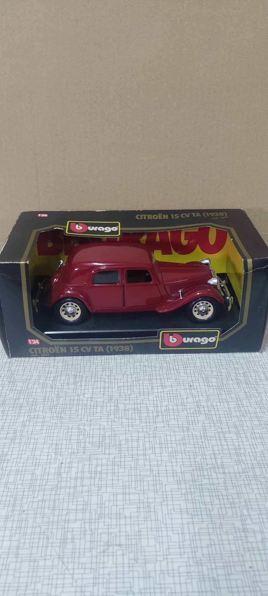 Carro CITRÖEN 15CV TA.1938 -Escala 1/24 -burago.