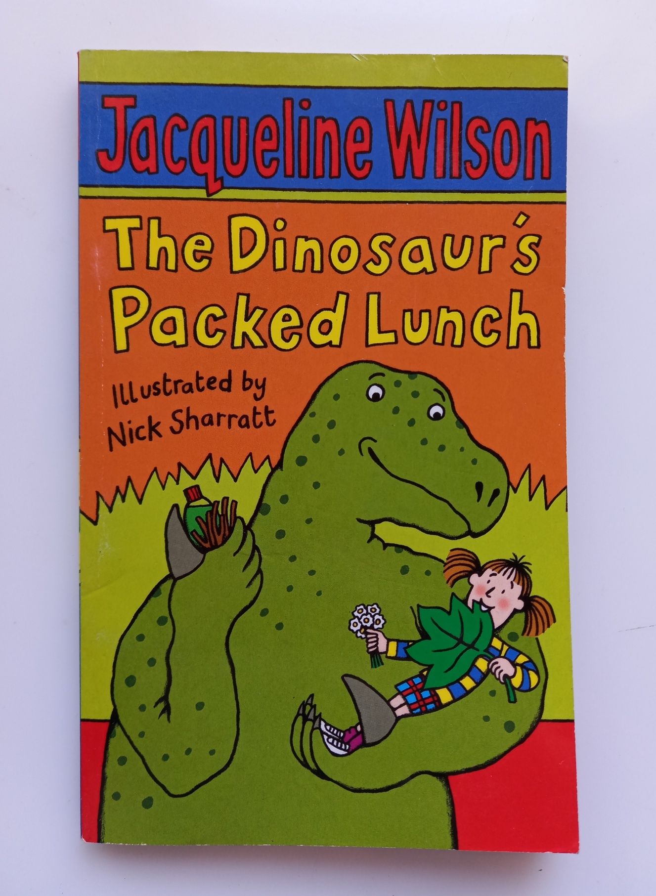 Книга детская на английском Jacqueline Wilsom dinosaur's packed lunch