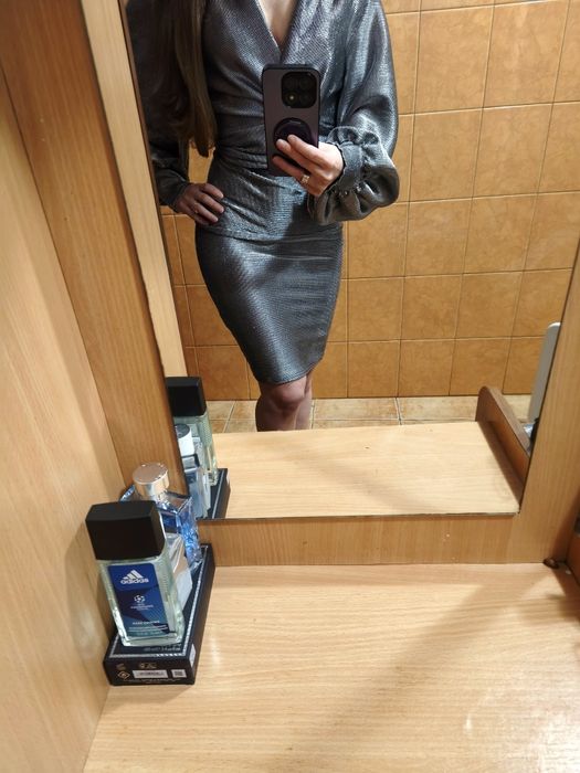 Ідеальна нарядна сукня по фігурі