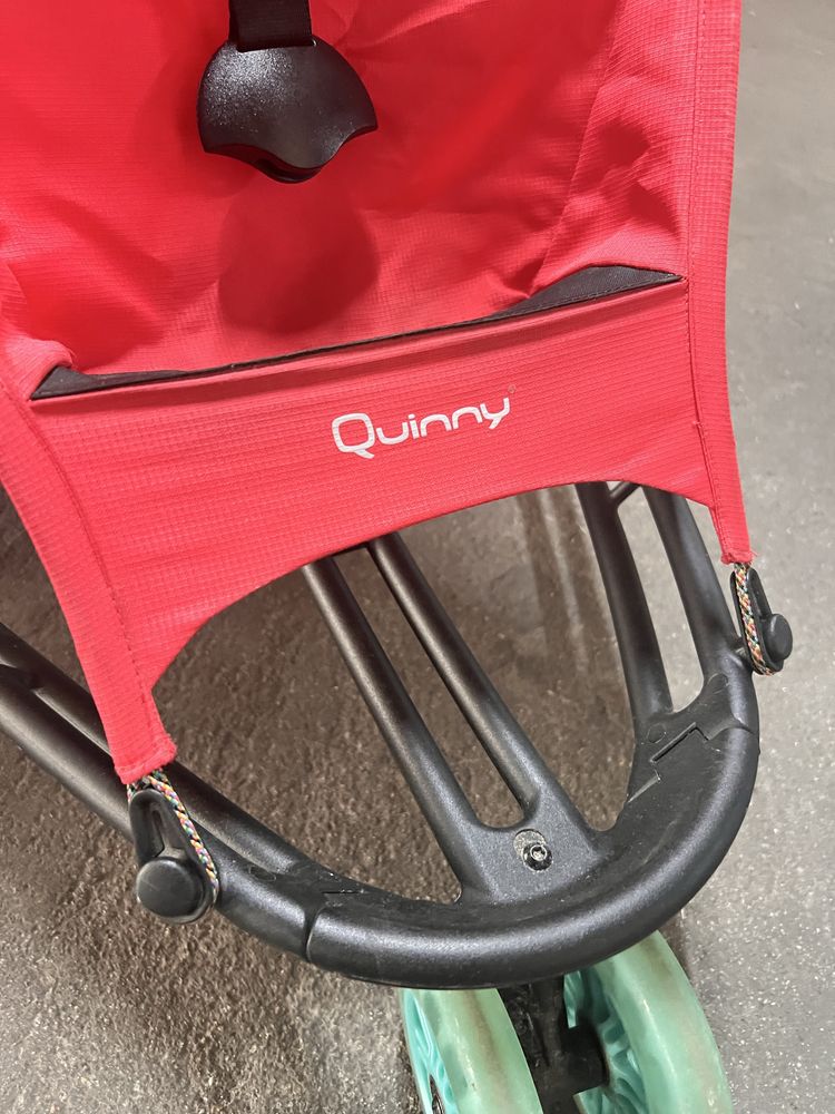 Carrinho de passeio Quinny yezz