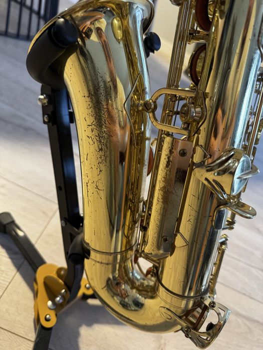 Saksofon altowy yahama yas 52 purple logo