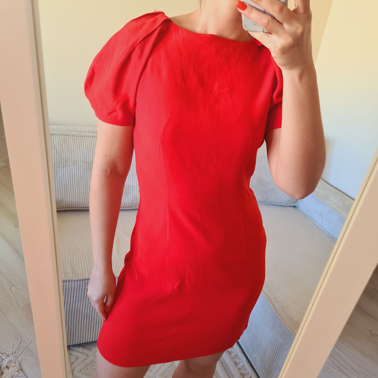 Czerwona elegancka sukienka od Zara