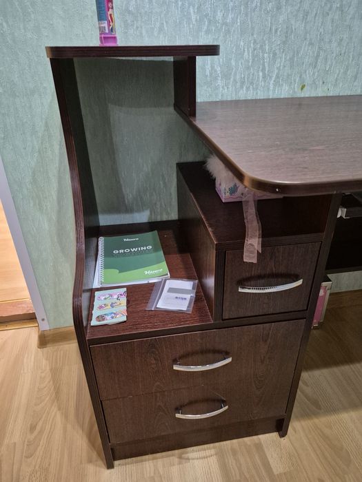 Стіл письмовий б/у