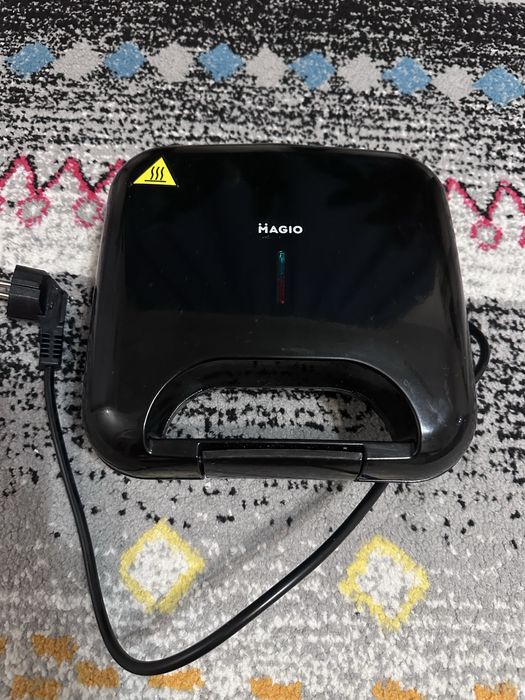 Бутербродниця Magio MG-368