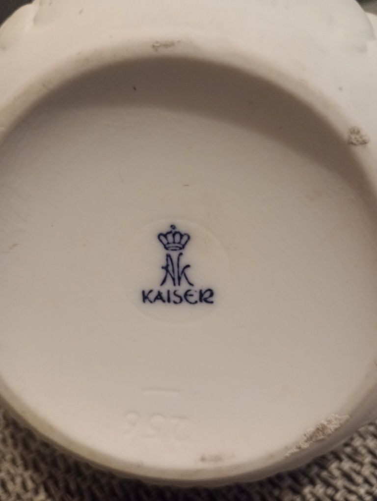 Wazon wazonik Kaiser porcelanowy nieszkliwiony biskwit