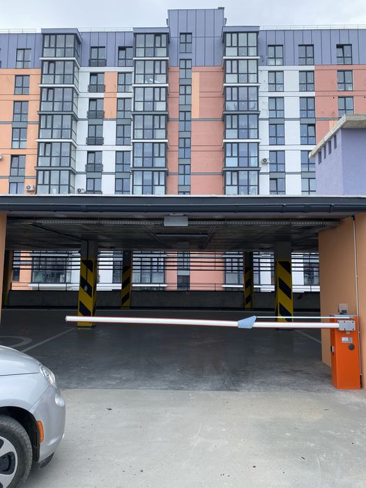 Паркомісце під електроавто ЖК Дрім Таун парковка