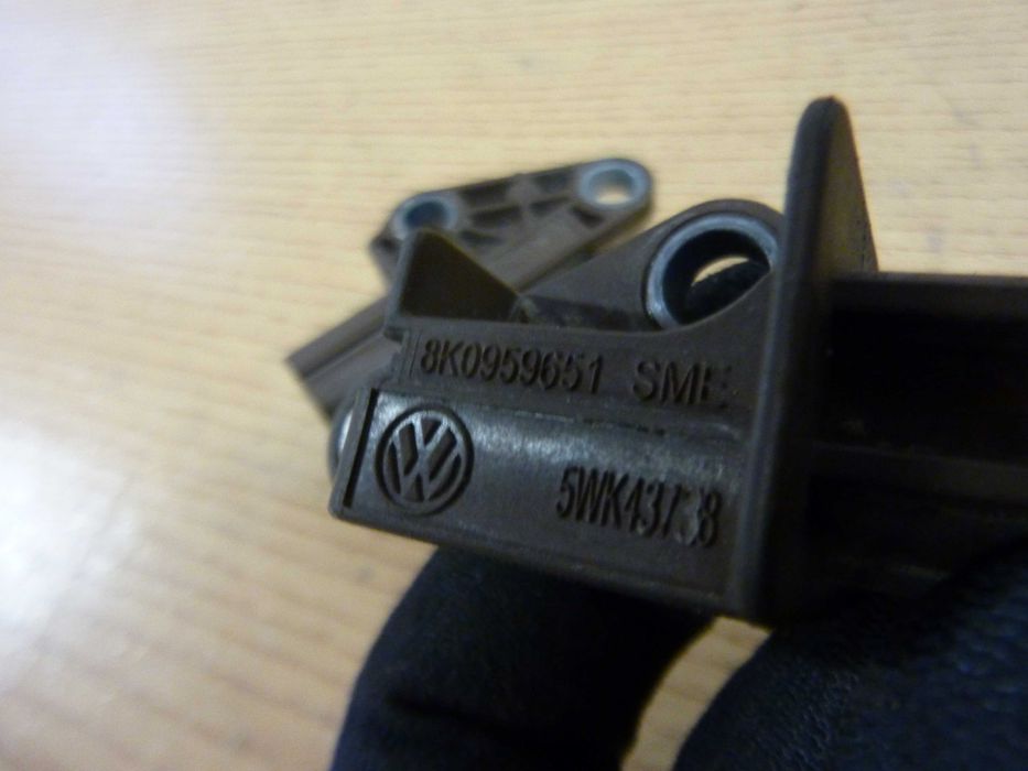 AUDI A4 B8 A5 8T czujnik uderzania przód przedni 8K0.959651