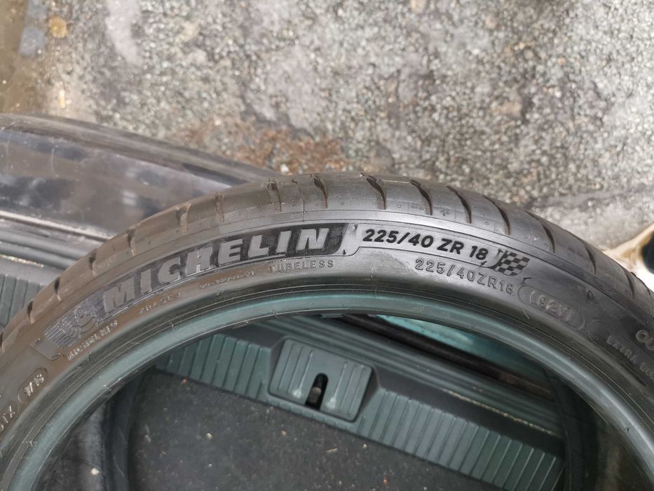 225/40 ZR 18  Michelin Pilot Sport 4 Jak Nowe