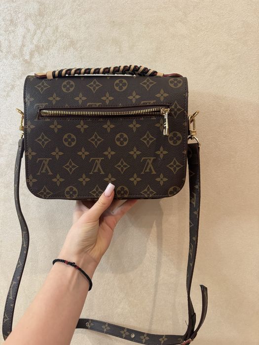 Жіноча сумка через плече