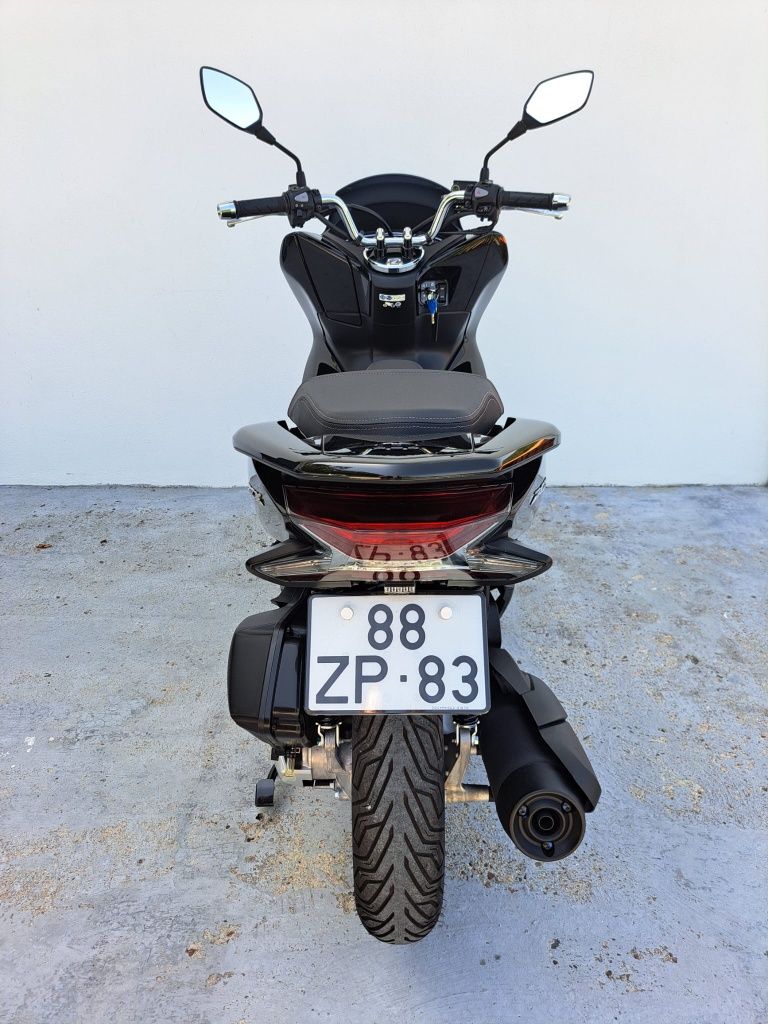 Honda PCX 1600km nova.