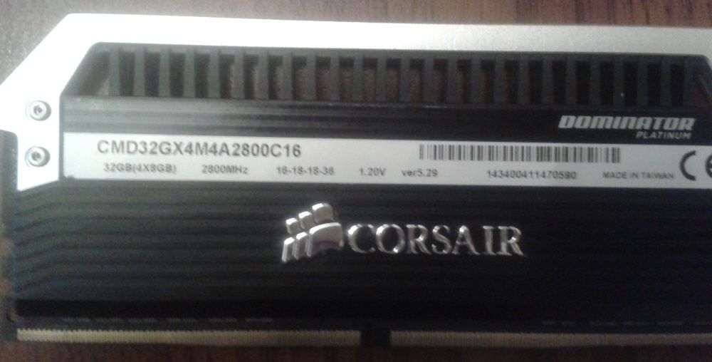 Pamięć RAM DDR4 Corsair Dominator Platinum 8GB 2800CL16