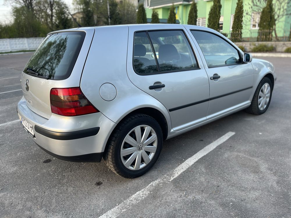 VW GOLF 2000 1.4 MPI