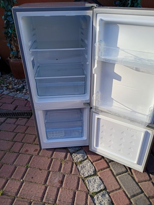 Mała lodówko zamrażarka