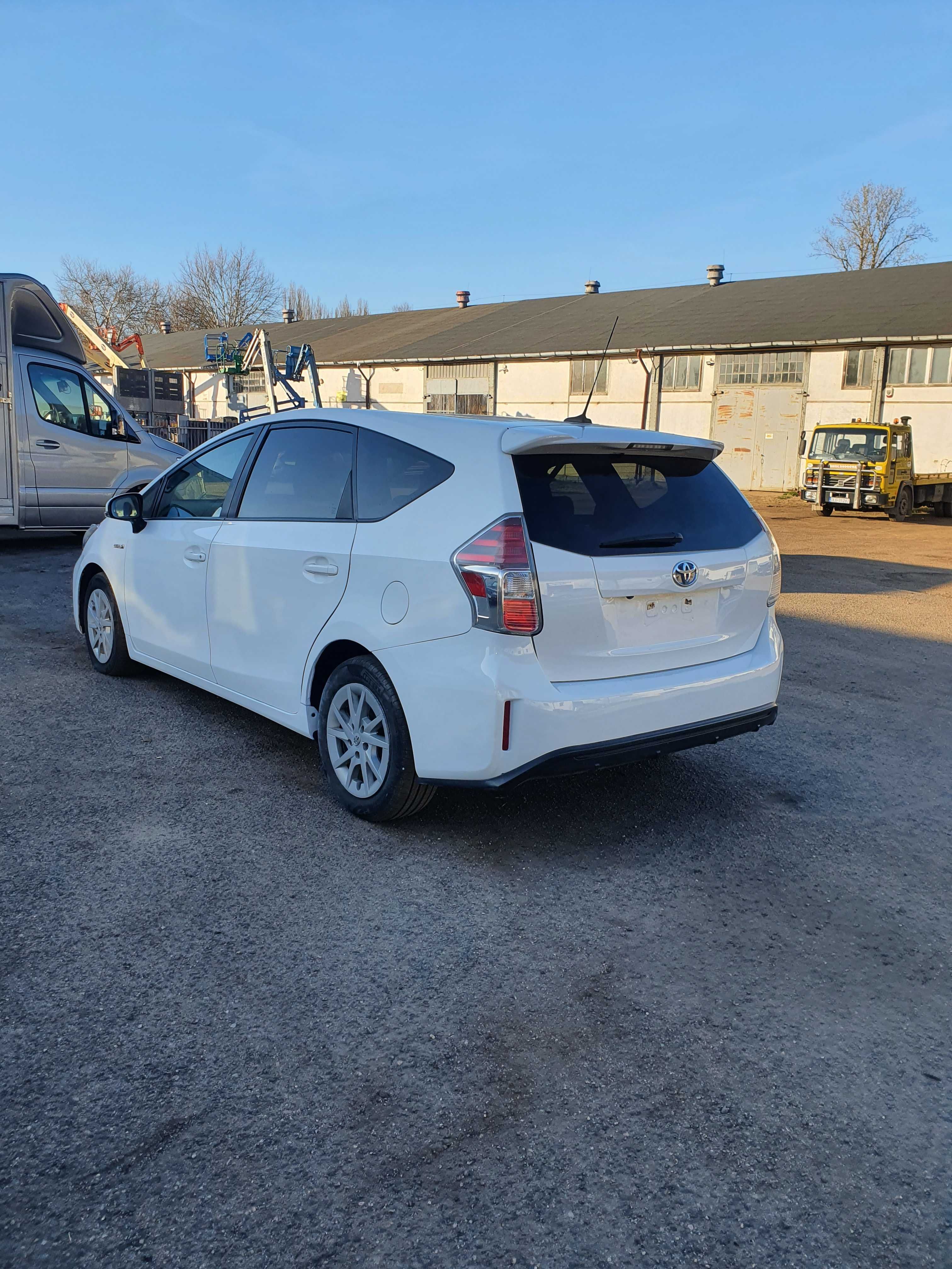 Toyota Prius plus