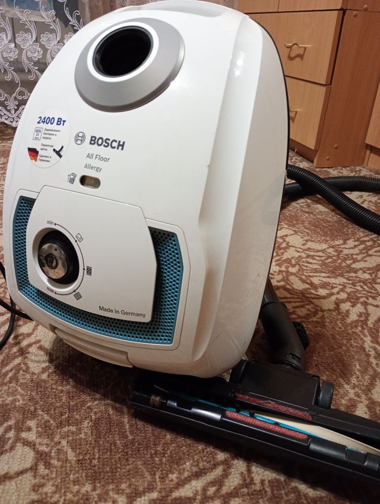 Пилосос BOSCH 2400W