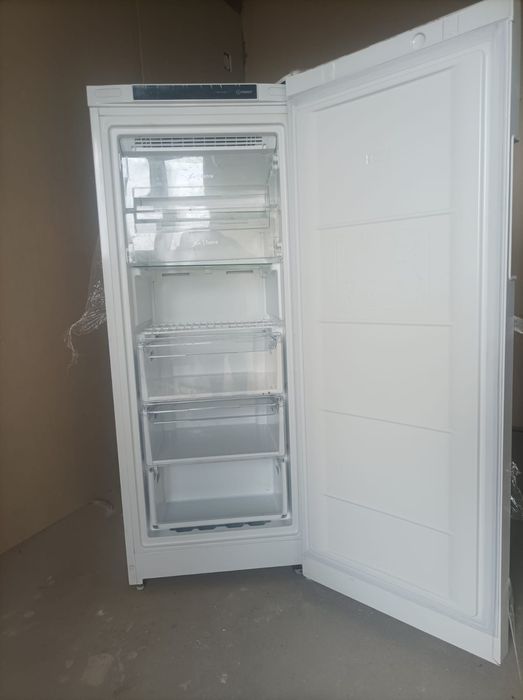 Продам морозілку сухої заморозки