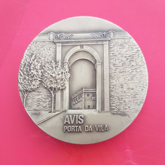 Medalha da Câmara Municipal de Avis - Porta da Vila.