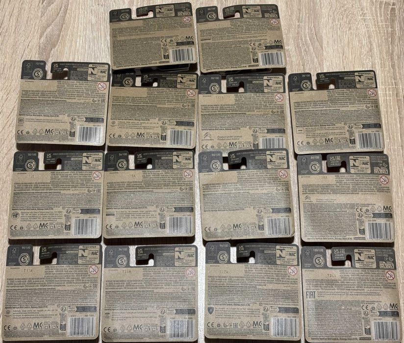 Zestaw MATCHBOX 2024 - 14 szt.  m.in: 2021 Volkswagen Golf GTE i inne