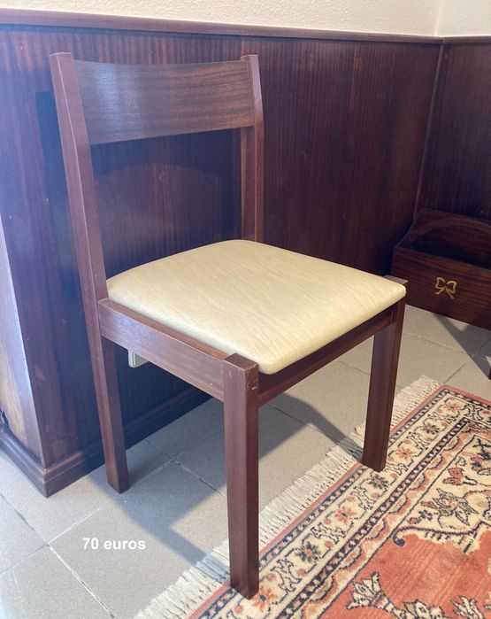 CADEIRAS (olaio) Anos 70 e MESA APOIO para usar ou recuperar