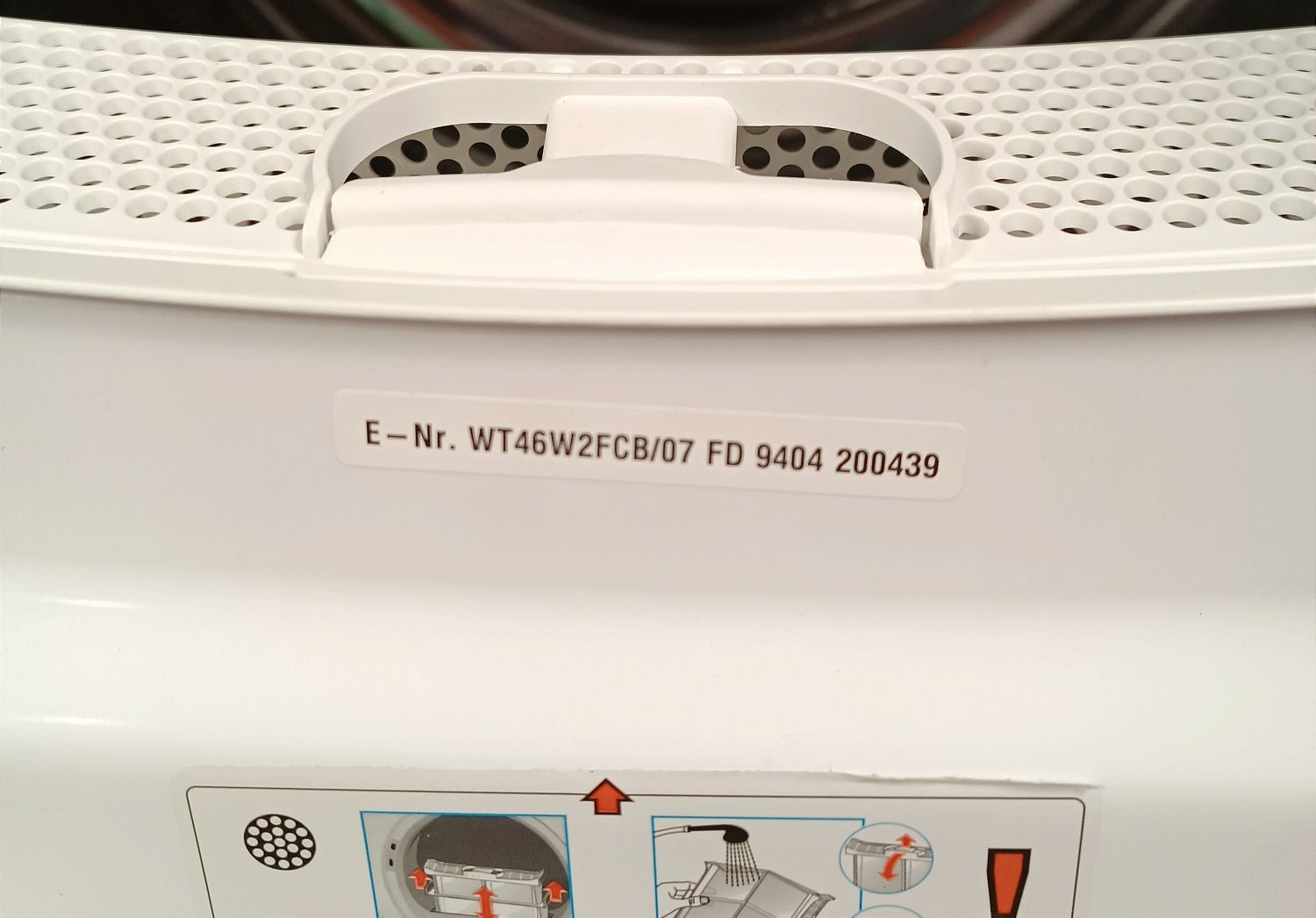Сушильна машина Siemens  WT46W2FCB/07 7кг тепловий насос