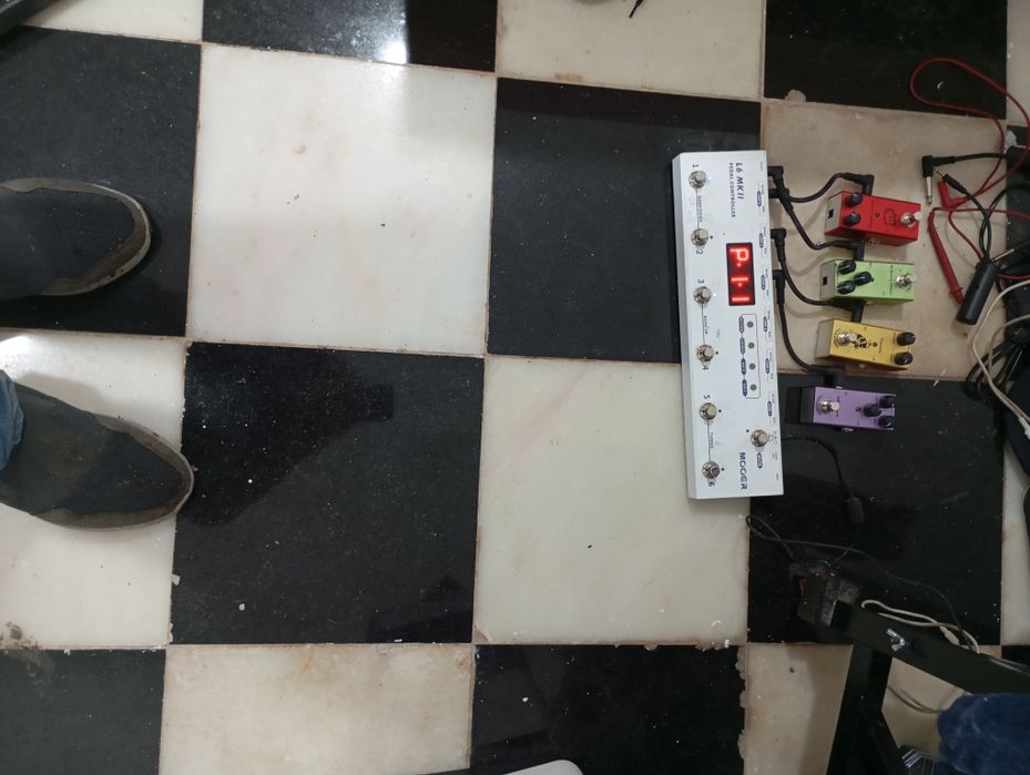 venda de mesa de som pedal guitarra elétrica e outros
