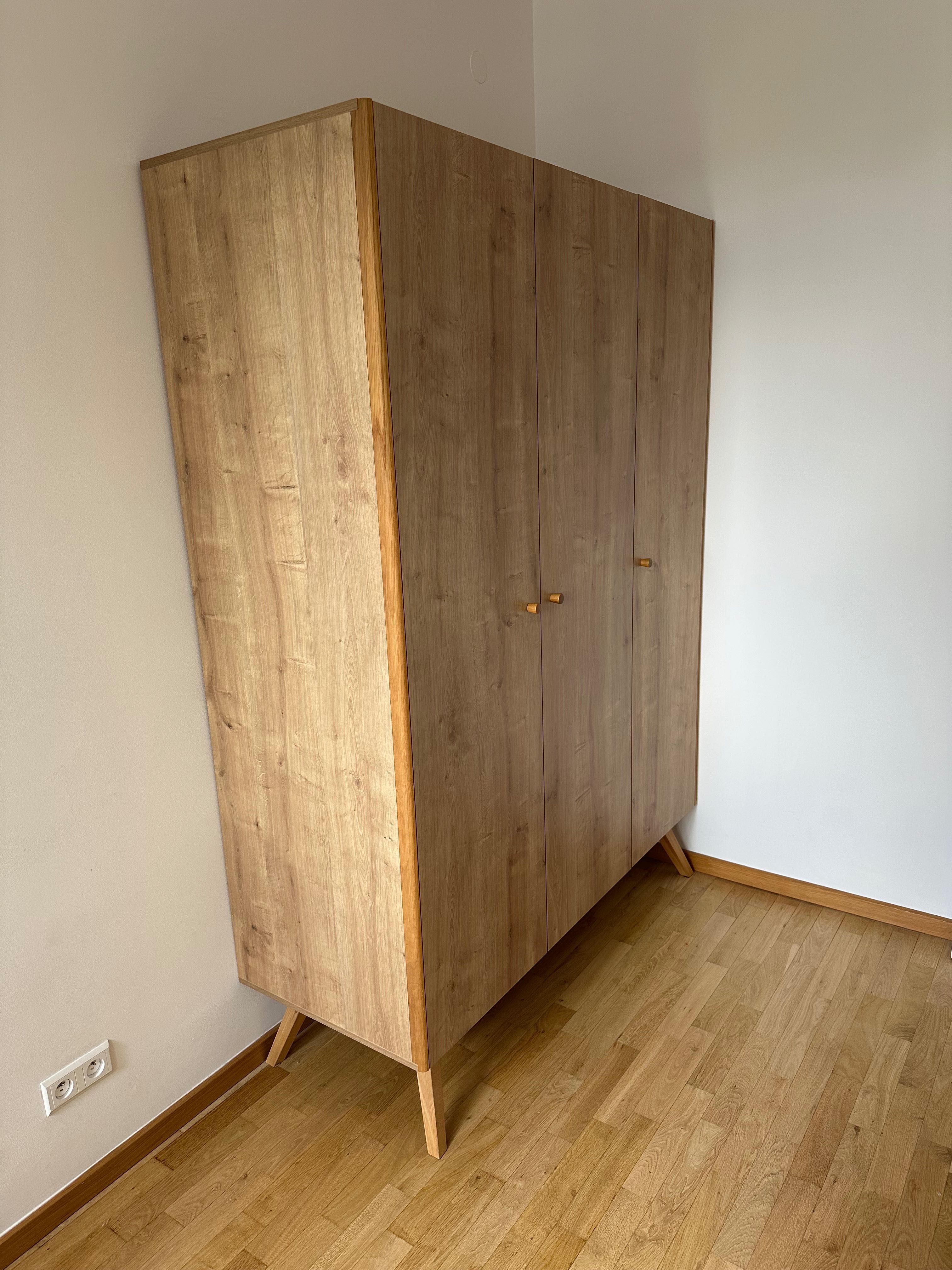 Dębowa szafa 3-drzwiowa VOX NATURE