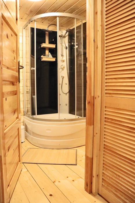 DOMEK W LESIE PANIENSKI KAWALERSKI bania, sauna, balia, na wyłączność