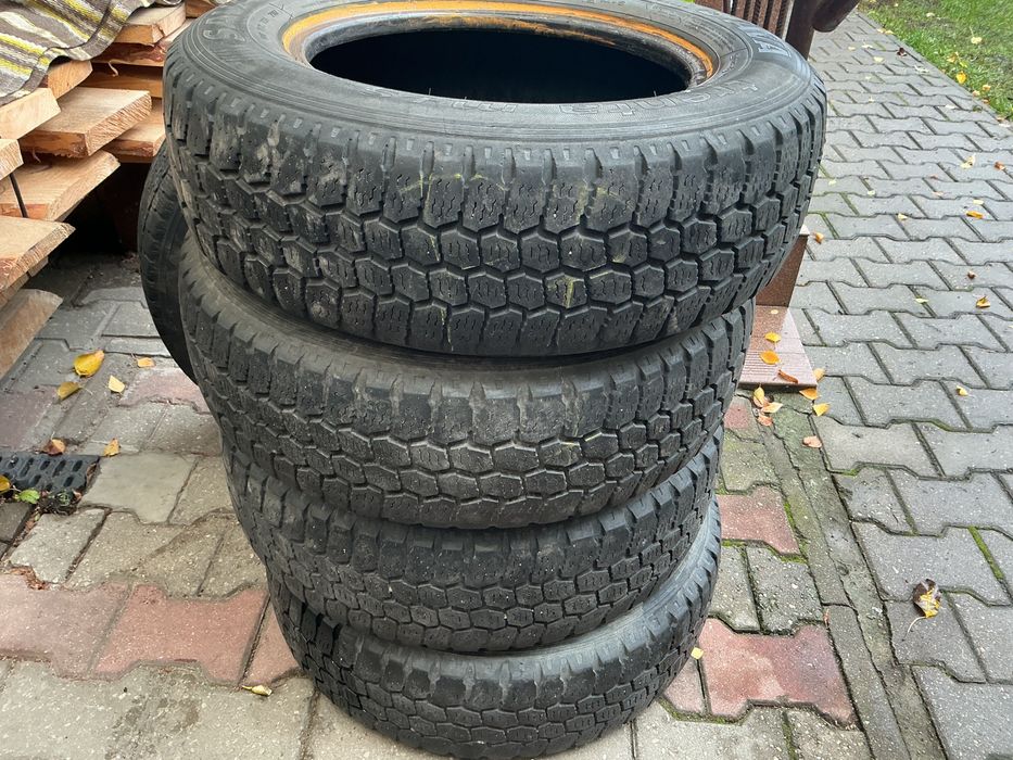 Opony zimowe 15 c do busa sava trenta 4 szt.