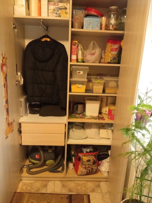 Продам шафу  в коридор