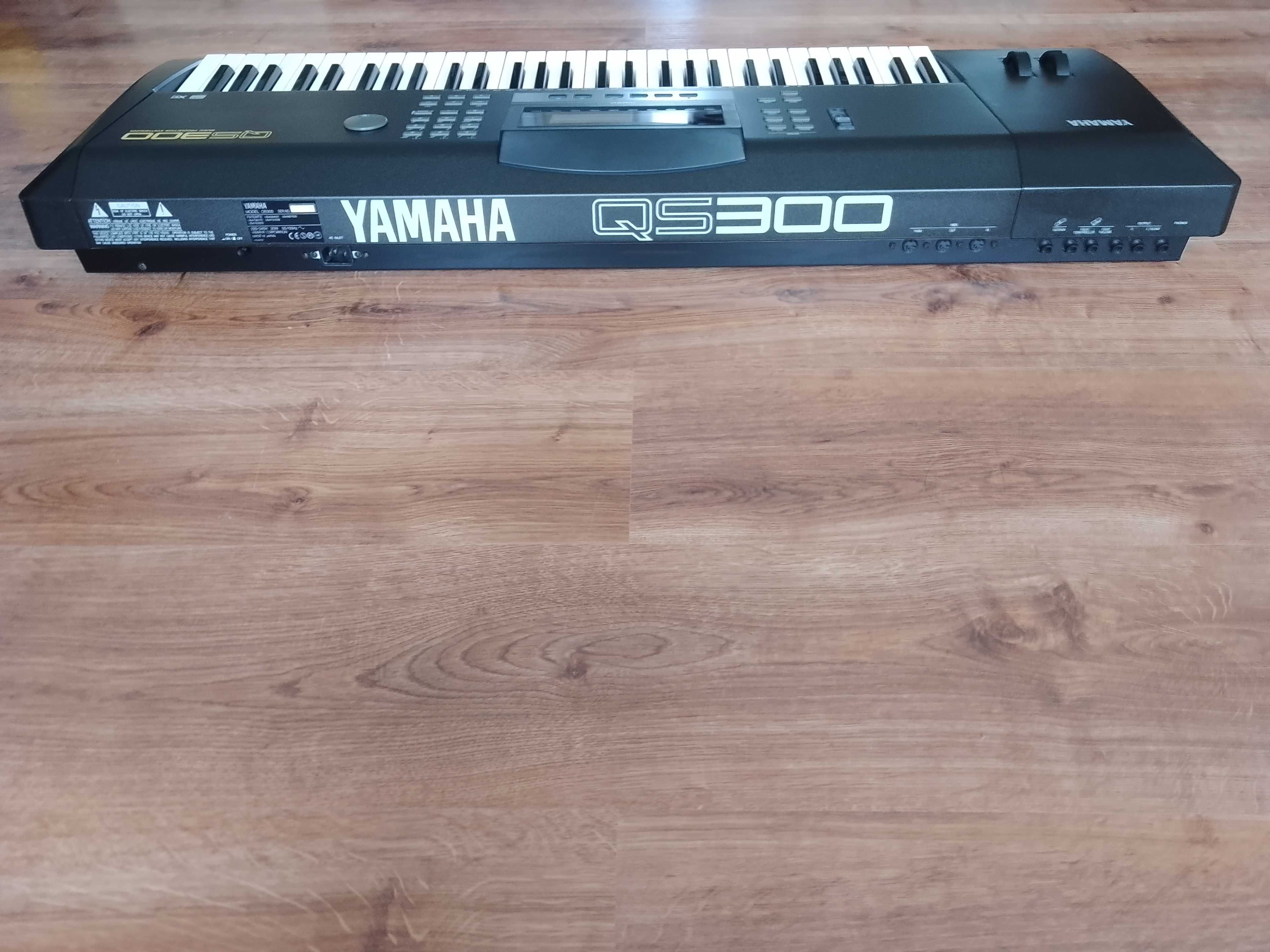 Yamaha QS 300 piękny stan