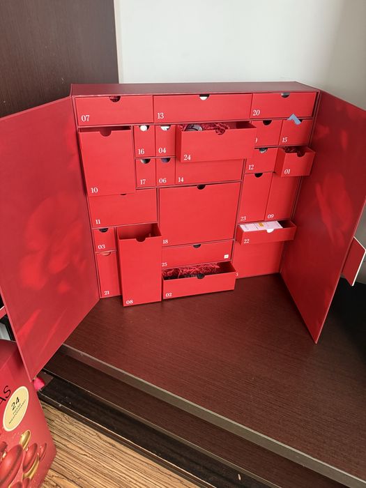 Коробка від андвент календаря Lookfantastic advent, 25 комірок