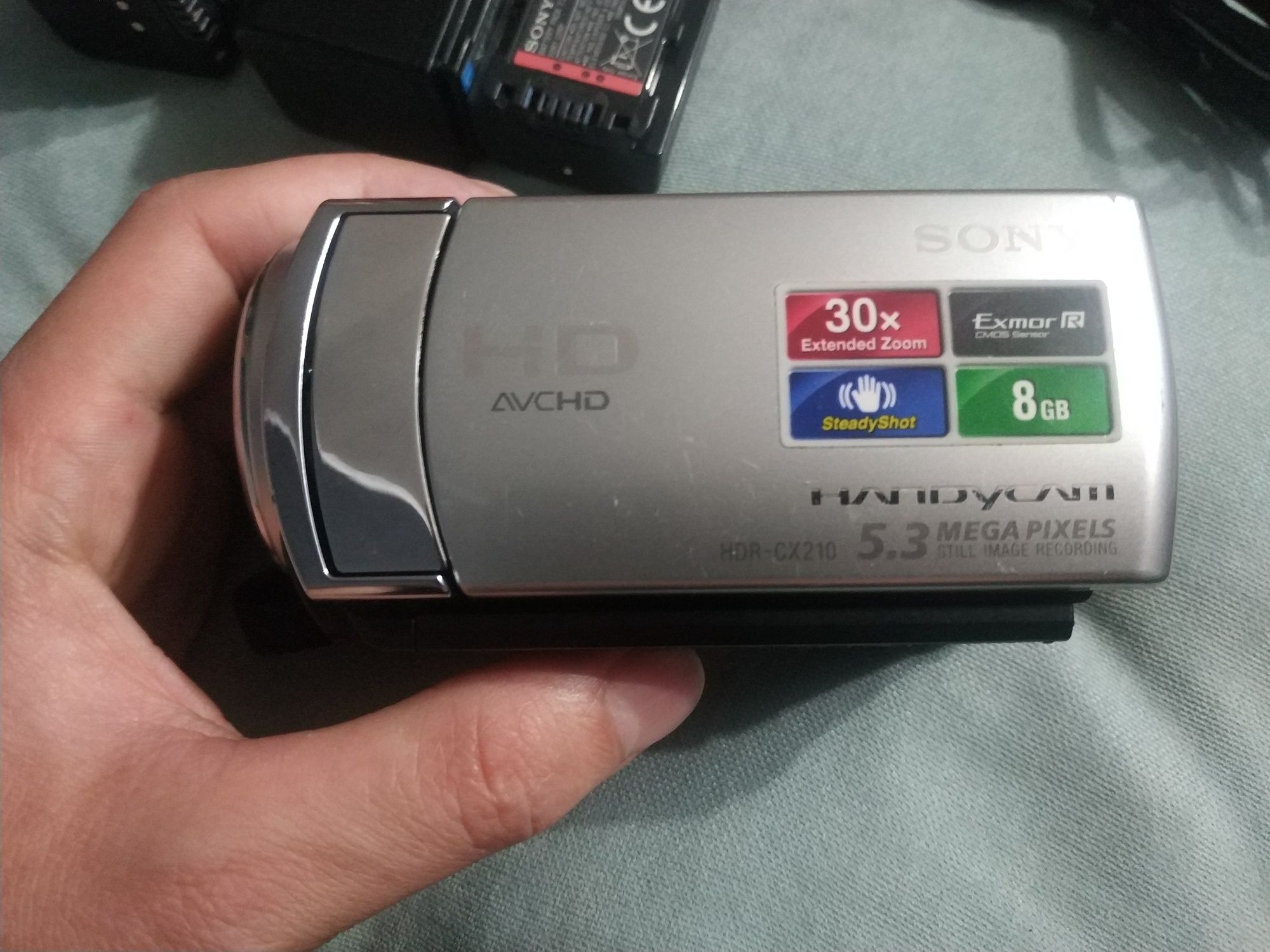 Видеокамера Sony HDR CX210