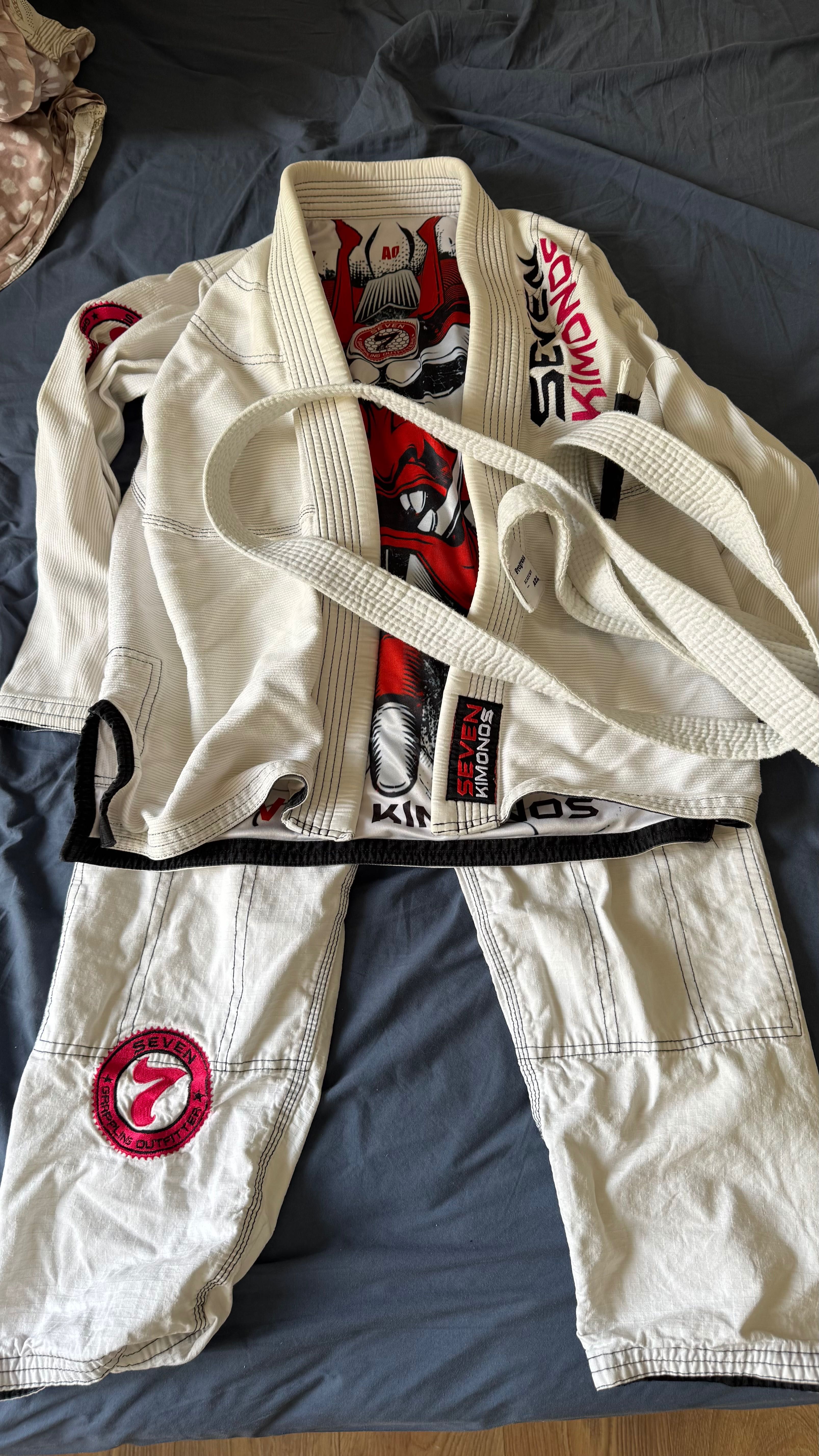 Jiu Jitsu Kimono (Seven Kimonos)
