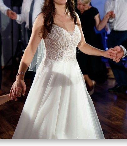 Suknia Ślubna Roxana, pięknie zdobiona kryształkami