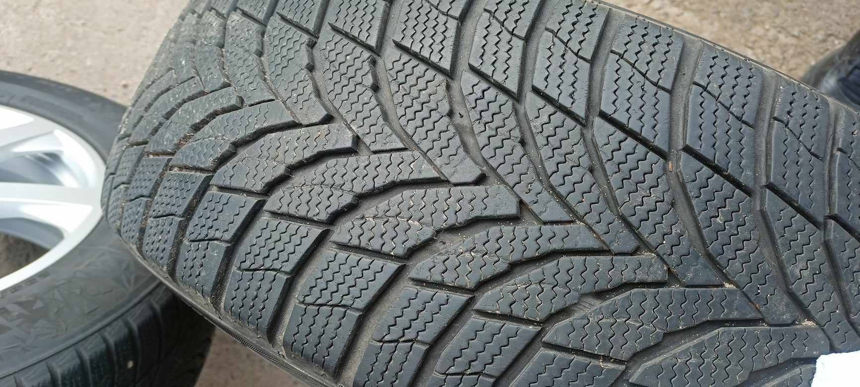 Koła zimowe 235/65r17 Audi