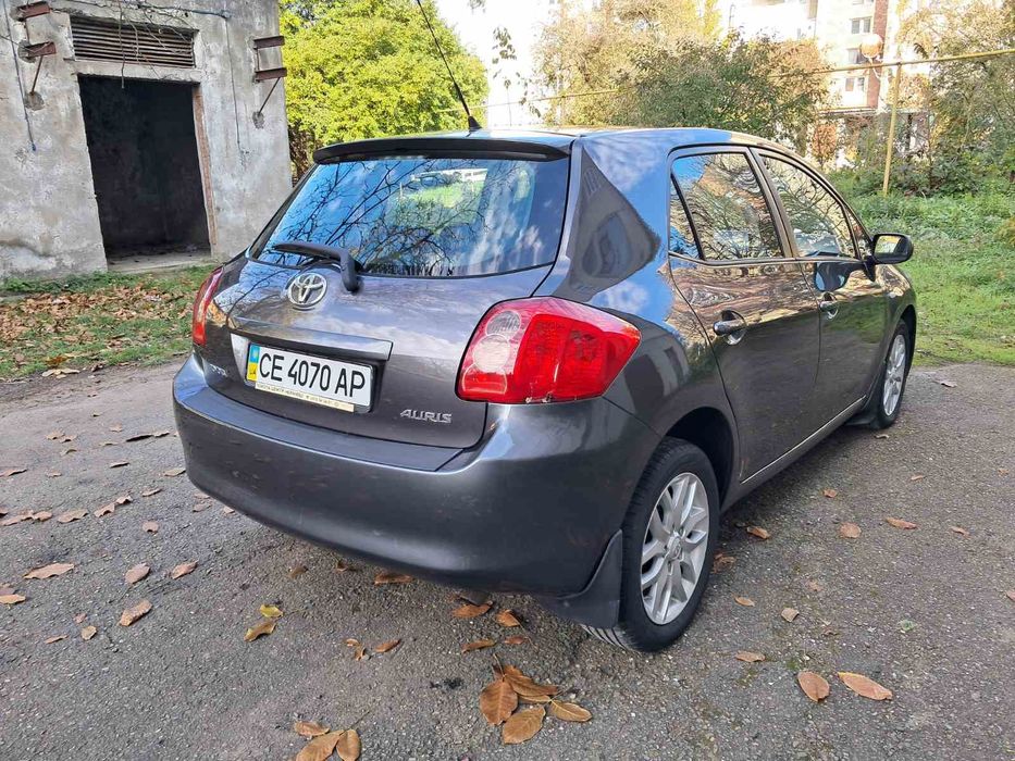 Toyota  2008г.1.6 бензин.