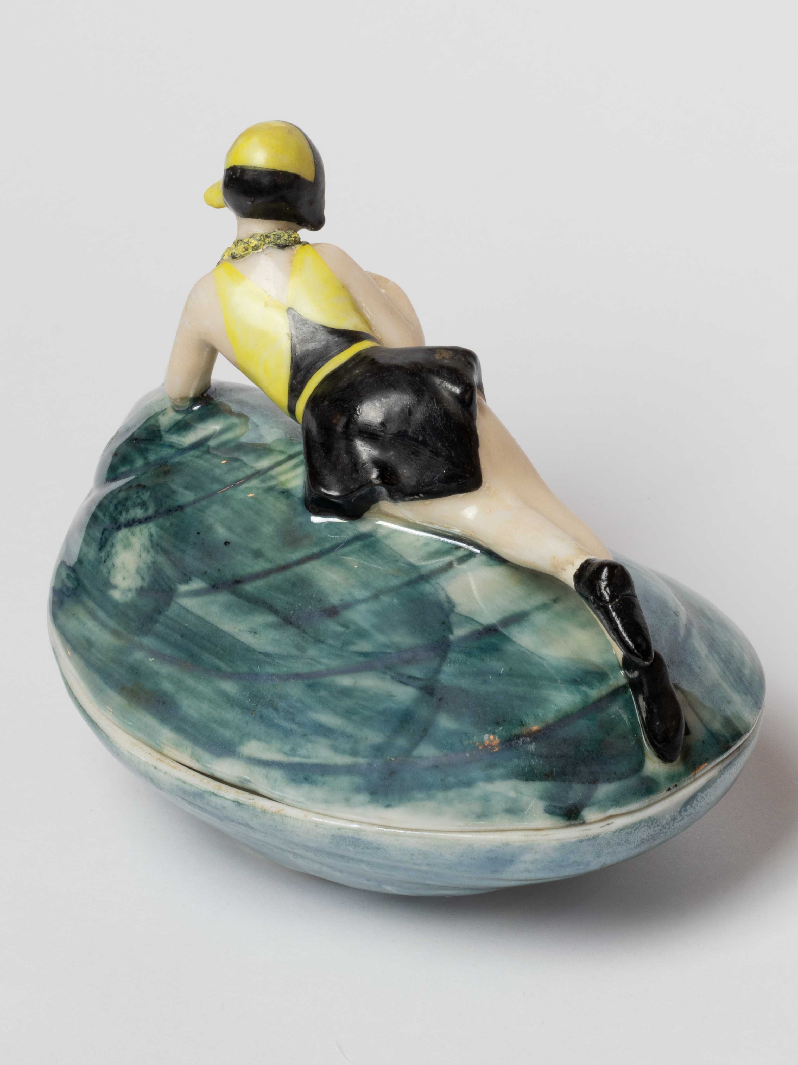 Mulher pin up concha porcelana Goebel Art Deco | 1929
