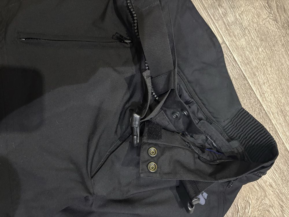 Мотоштани CORDURA розмір Л. без захисту на колінах, збоку на бедрах є